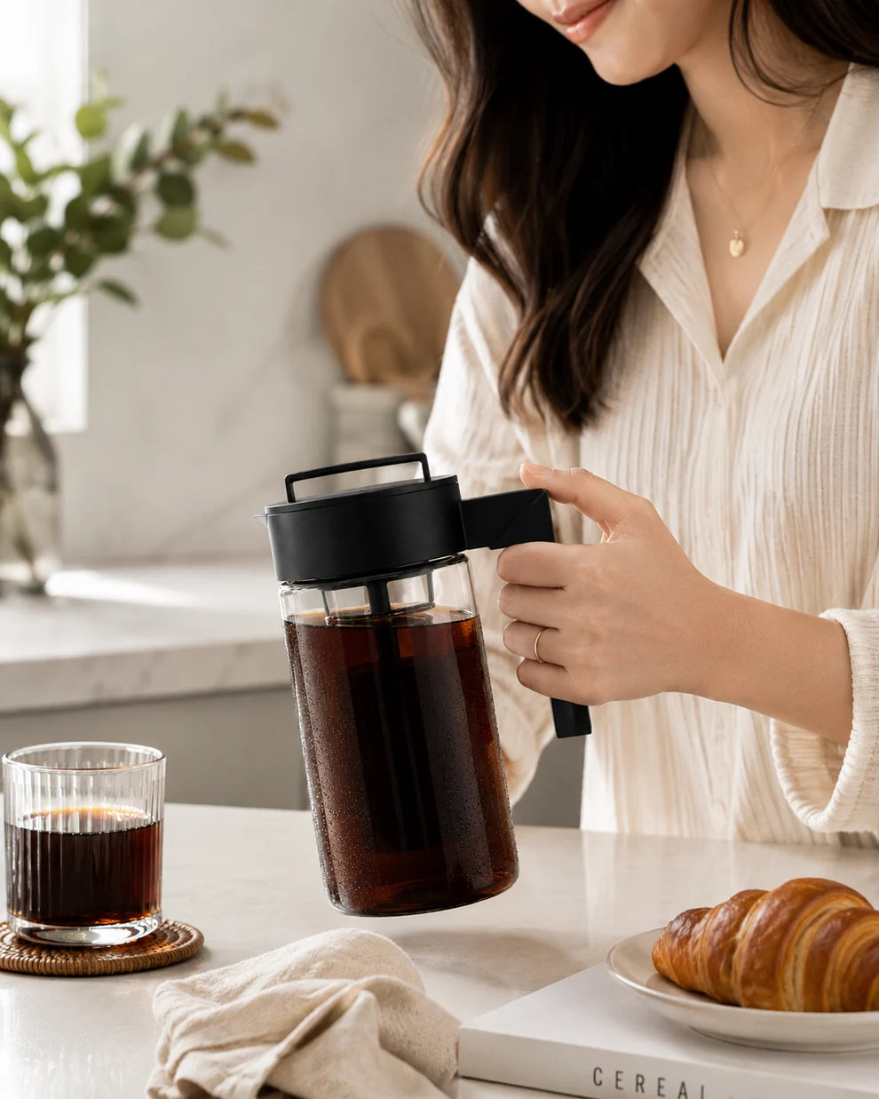 Deluxe Brew 32 Oz Cold Brew Coffee Maker – Large Capacity Coffee Infuser Pitcher